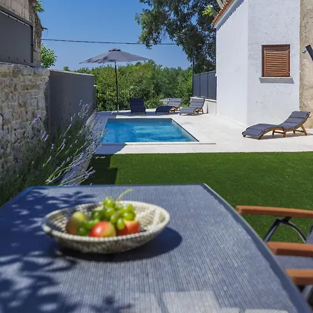 Luca By Interhome *