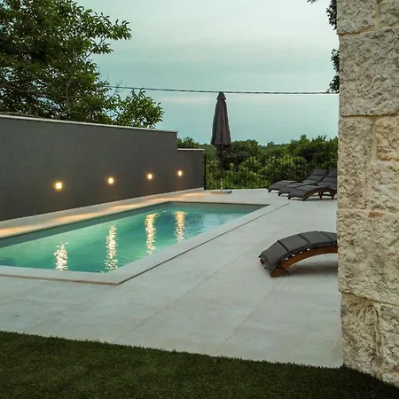 Luca By Interhome Tinjan